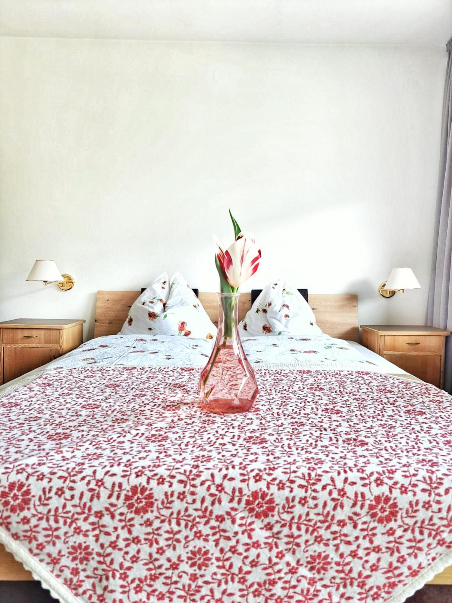 Bed and Breakfast Cafe Rudi Living Парчинес Экстерьер фото